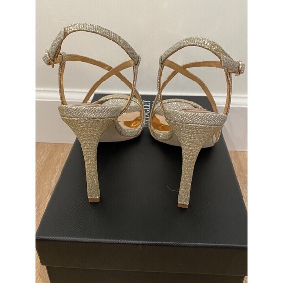 Badgley Mischka Ebiza Glitter Cross Strap Sandal Women's 8 Platinum Glitter NWT - Picture 5 of 6